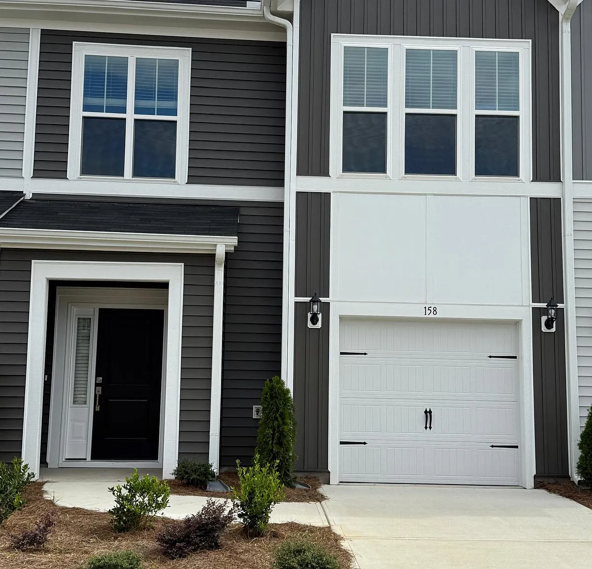 3 bed, 2.5 bath, 1831 sqft, $1,950 — Photo 2