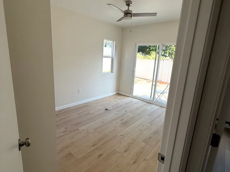 3637 Agnes Ave #B — Photo 4