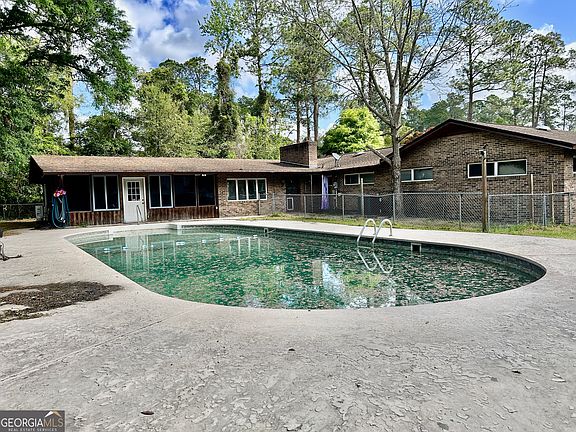 5th image of 99 Holly Rd