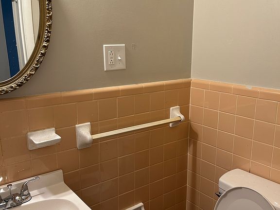 5th image of 2432 Pruitt St #11