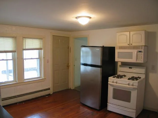 130 Central St #4