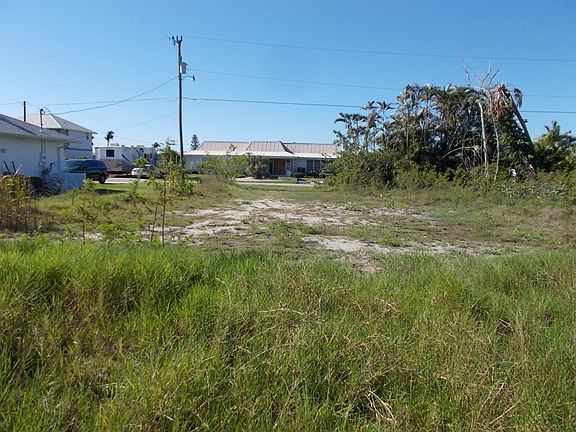 Lot Looking South from Seawall