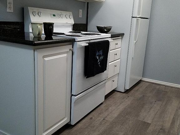 2nd image of 14200 NE 171st St Unit C104