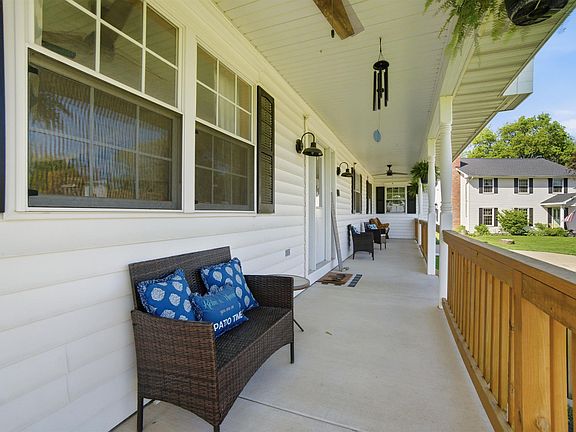 3rd image of 510 Highview Rdg