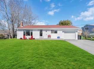 4 Strath Ln, Dartmouth, NS B2X1Y7