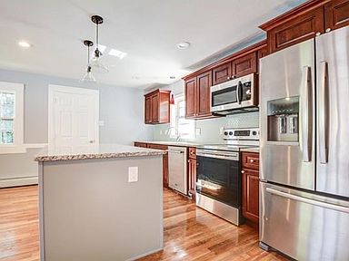 23 Windsor Ct, Southbridge, MA 01550 | Zillow