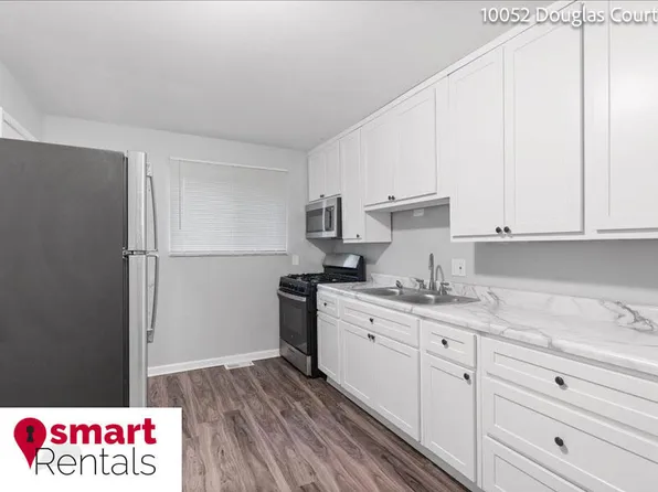 10057 Douglas Ct, Saint Ann, MO 63074