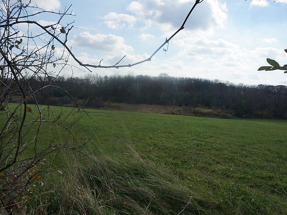 3rd image of 42379 Hunt Club