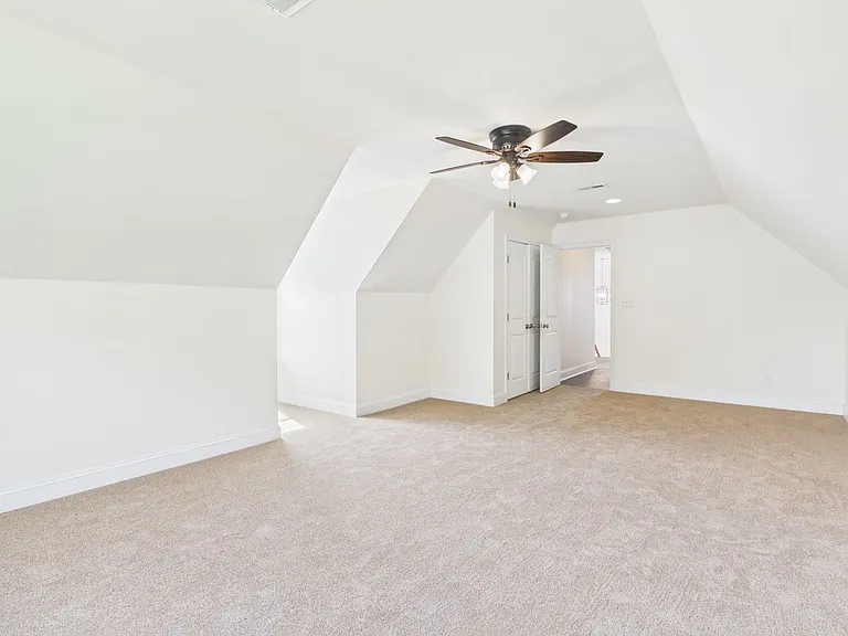 4901 Warwick Rd E — Photo 31