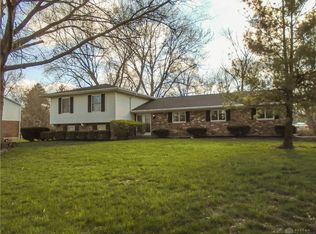 5712 King Arthur Dr, Dayton, OH 45429