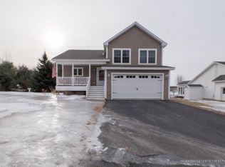 37 Carnation Dr, Gorham, ME 04038