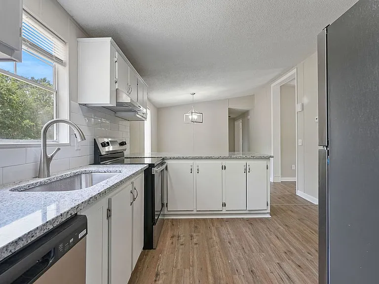 234 Twin Creeks Dr — Photo 11