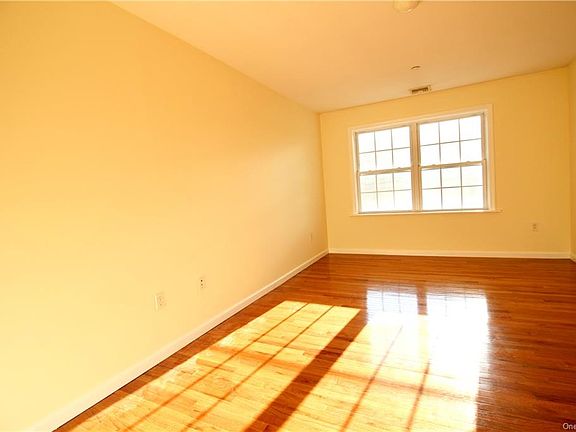 3rd image of 214 Jessamine Ave APT 3S