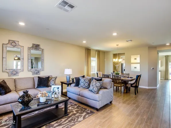 8771 W Red Spike Ice Dr, Marana, AZ 85653