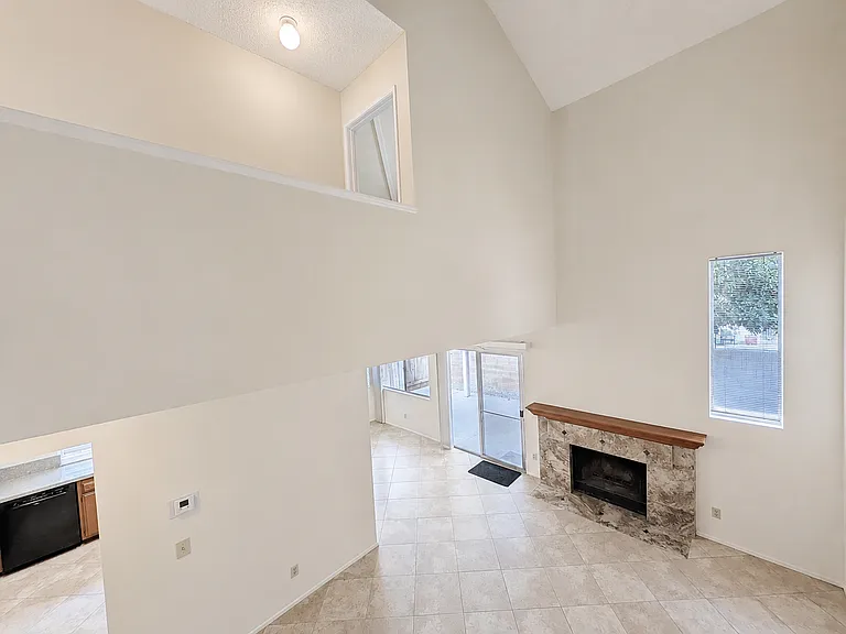 3727 Mesa Oak Ln — Photo 11