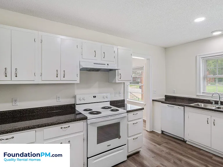 3749 Rhea Ave — Photo 4