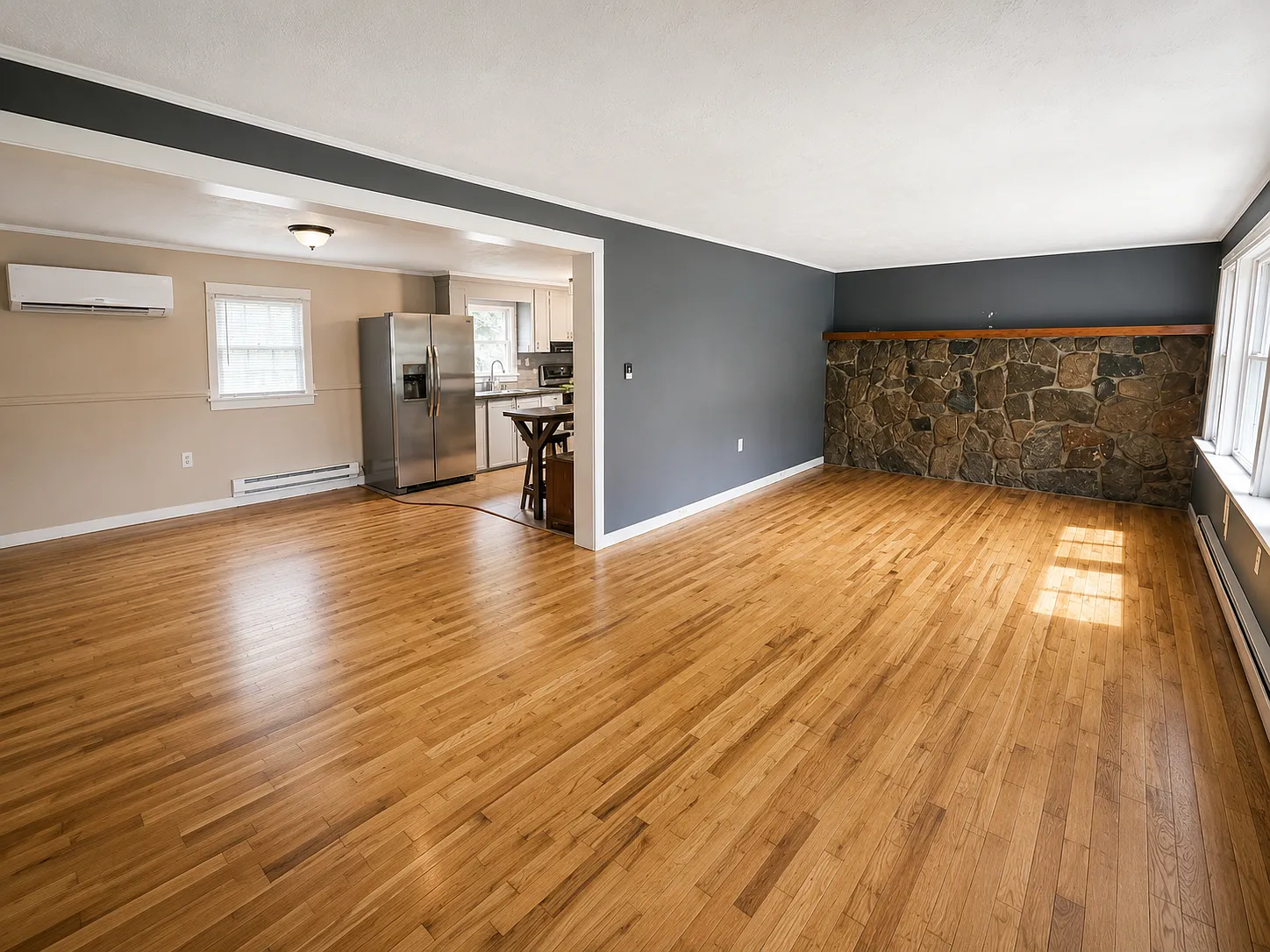 2 bed, 1200 sqft, $1,600 — Photo 2