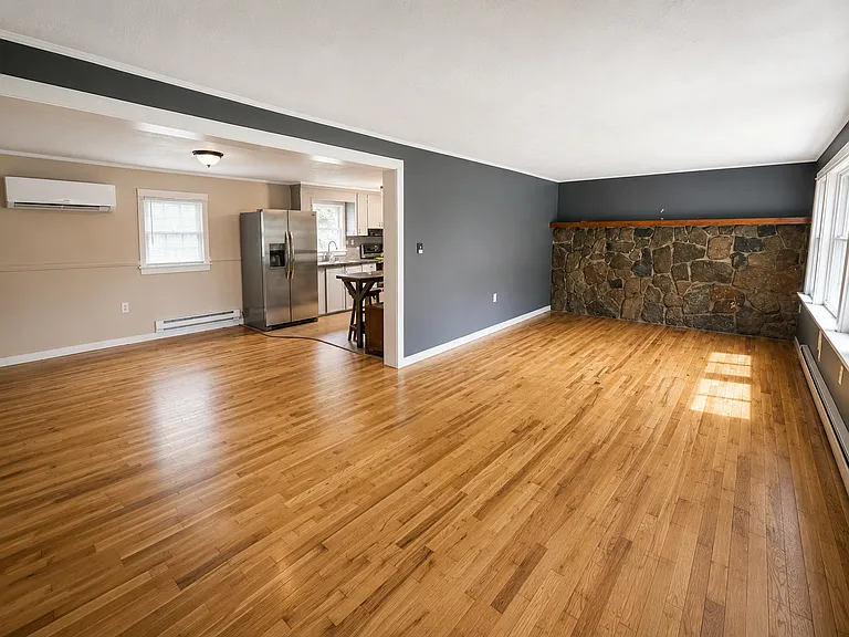 175 Bollinger Dr — Photo 2