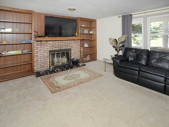 3rd image of 4475 Old William Penn Hwy