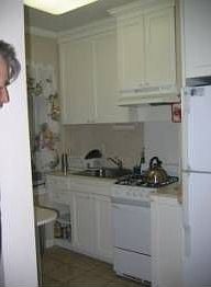 4th image of 697 Humboldt St