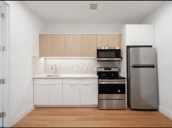 3405 Farragut Road image 1 of 9