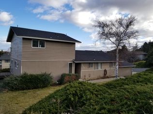 7900 Englewood Crest Dr #B, Yakima, WA