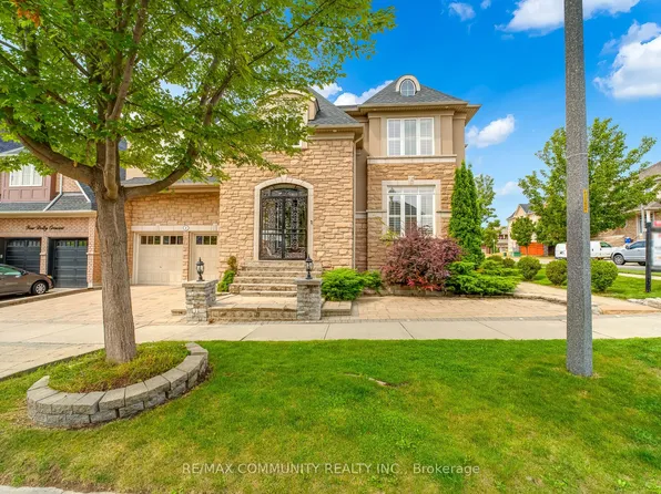 2 Dolby Cres, Ajax, ON L1Z 0E1