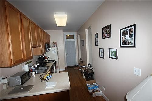 5th image of 2016 N Wolcott Ave APT 1R