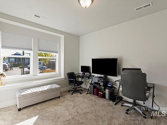4th image of 3518 Argyle Pl