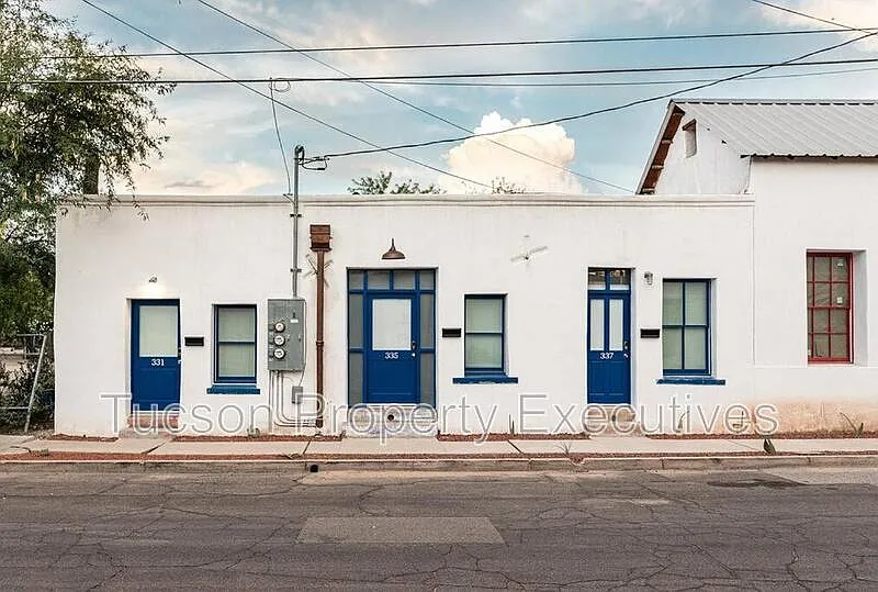 335 S Convent Ave