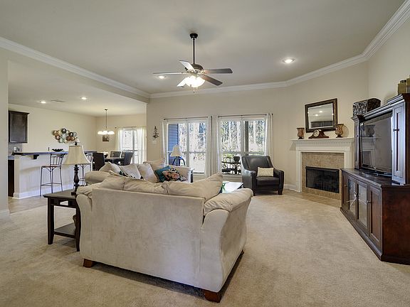 3rd image of 924 Woodsprings Ct