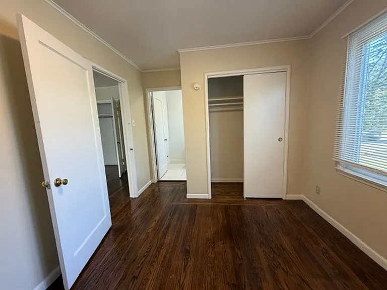 820 Winchester Dr — Photo 8