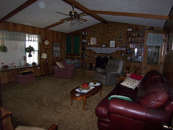 Large Den W/Fireplace