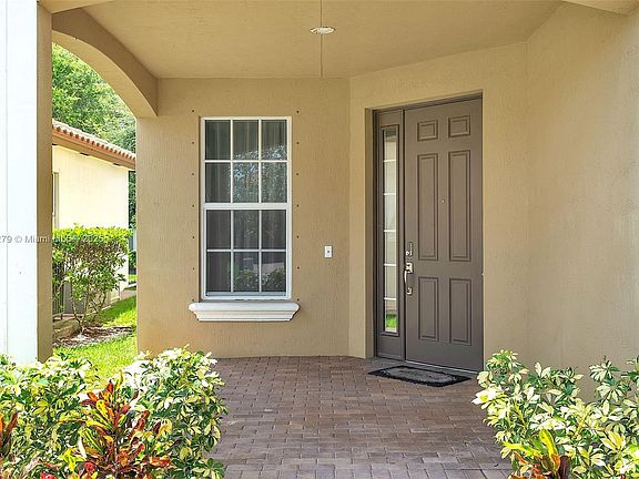 4th image of 4622 Capital Dr