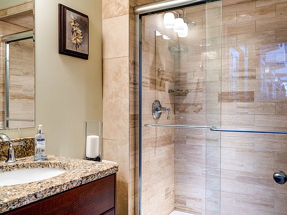 5th image of 4240 N Kenmore Ave #5S