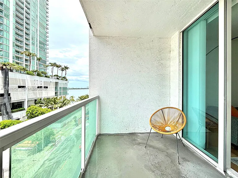 500 NE 29th St #601 — Photo 31