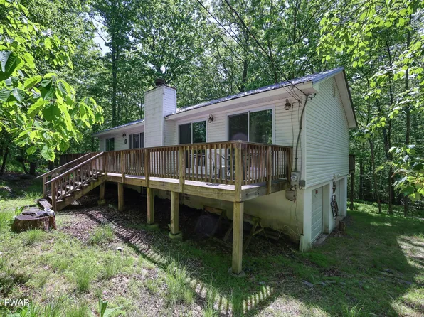 149 Lamplighter Ln, Lackawaxen, PA 18435