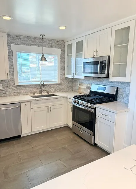 1 bed, 680 sqft, $2,595 — Photo 3
