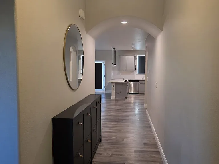 153 N Koleen Ave — Photo 2