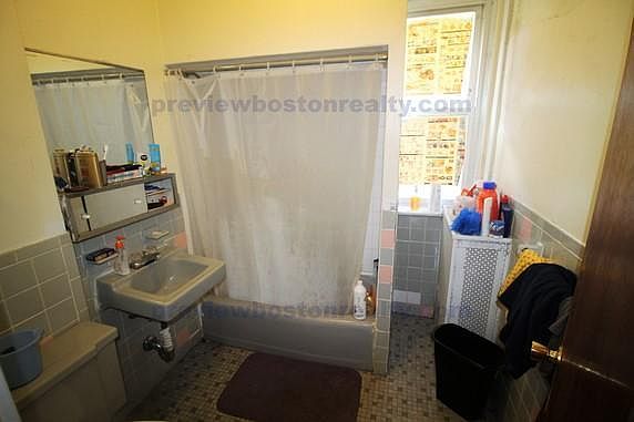 2nd image of 1082 Commonwealth Ave #185