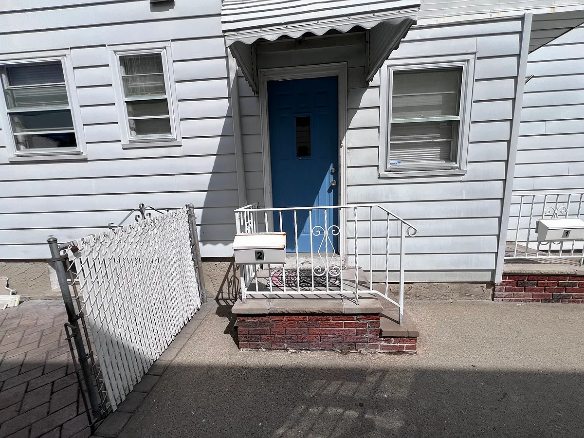 Building Photo - 470 Livermore Ave #2