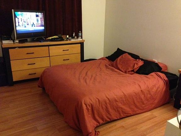 4th image of 4822 Chancellor Dr APT 14