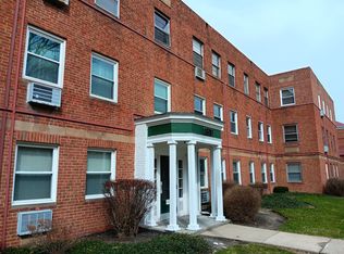 13781 Cedar Rd #207, Cleveland, OH 44118