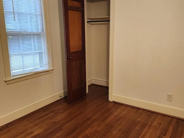 340 E Delaware Ave — Photo 14