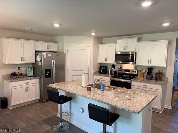 3rd image of 148 Birch Tree Way