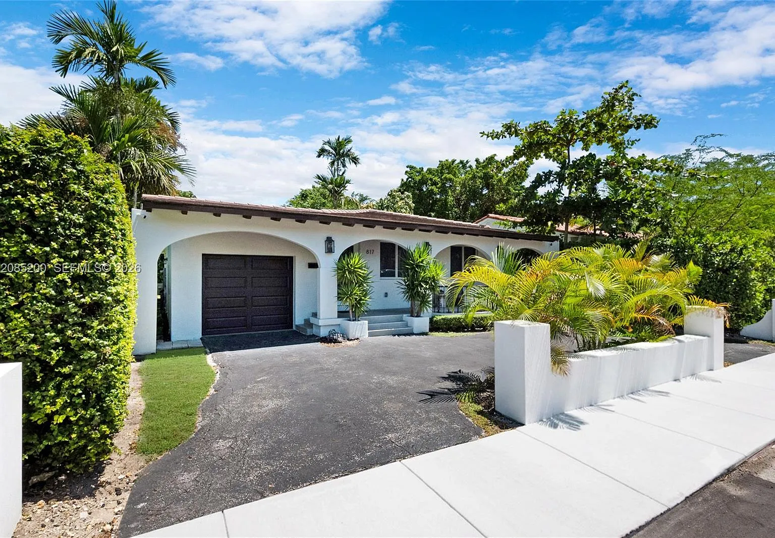 Tamiami Place Plan 1 — Photo 2