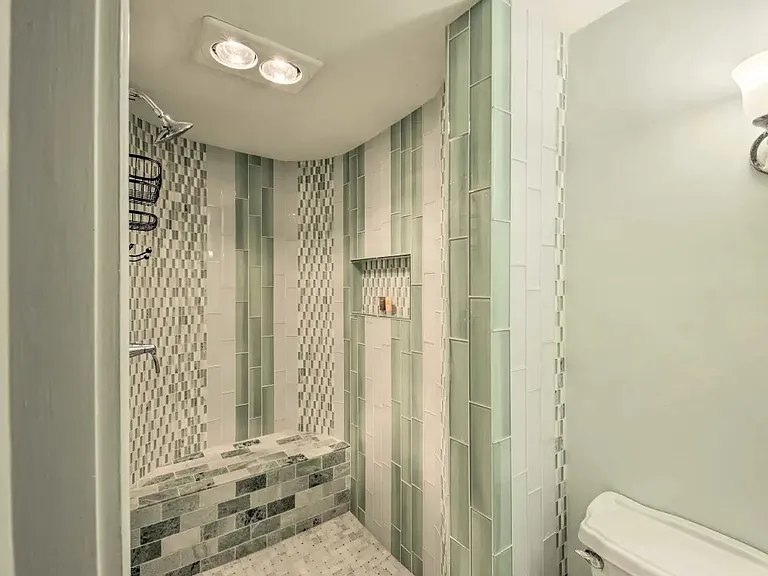 W James St — Photo 16