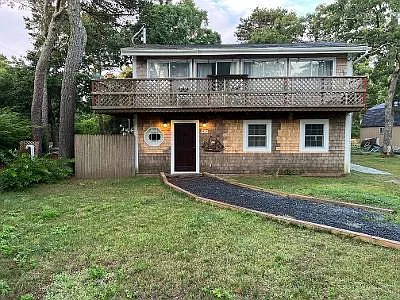 10 Hoyer B Ln — Photo 1