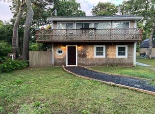 10 Hoyer B Ln, North Eastham, MA 02651