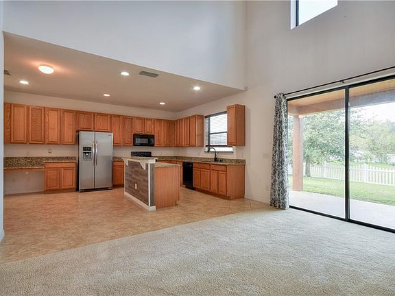 5th image of 3087 Pointe Place Ave